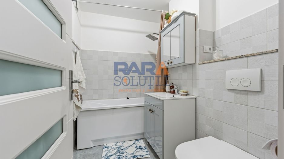 Apartament spațios cu 4 camere - renovat modern, mobilat și utilat - Poză 12