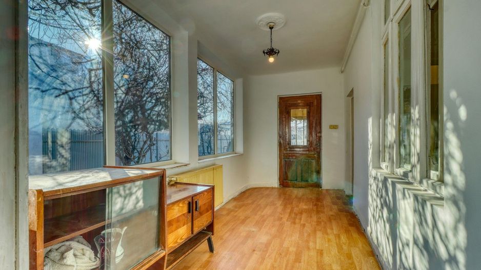 Centru- Casă boierească individuală- 5 camere si  451 mp teren - Poză 20