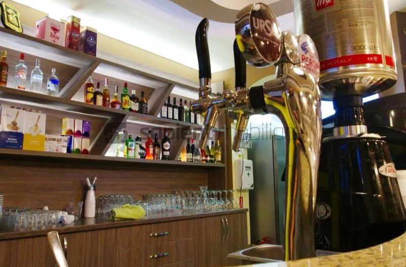 Spatiu comercial central ideal pentru cafenea - Poză 7
