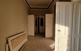 Spatiu Comercial Renovat cu Curte Interioara 7 Euro/mp - Poză 3