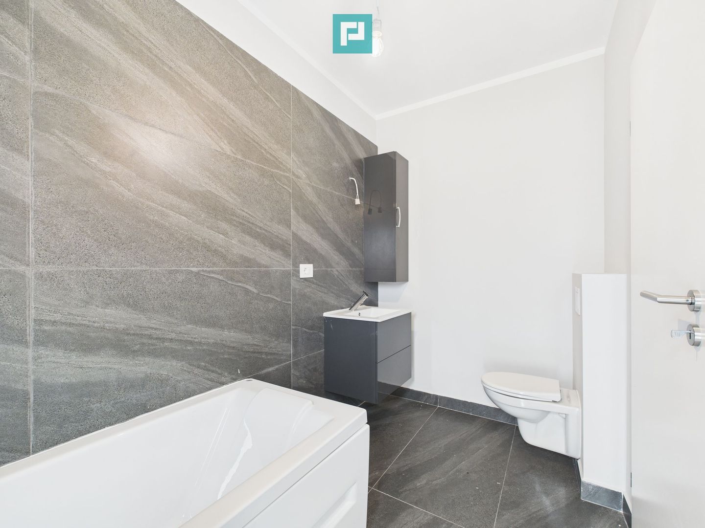 Casă Nouă si Modernă în  Remetea Mare - Poză 22