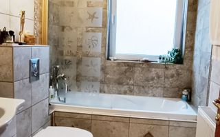 Casa cu 4 camere,237mp,zona strada Lunga - Poză 7