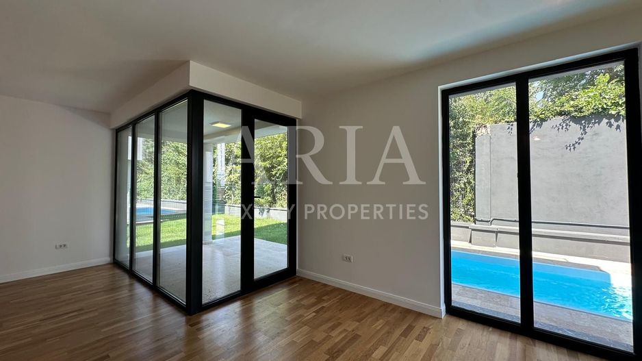 VILLA FIRST RENT – GARAJ - GATED COMPLEX - Poză 3