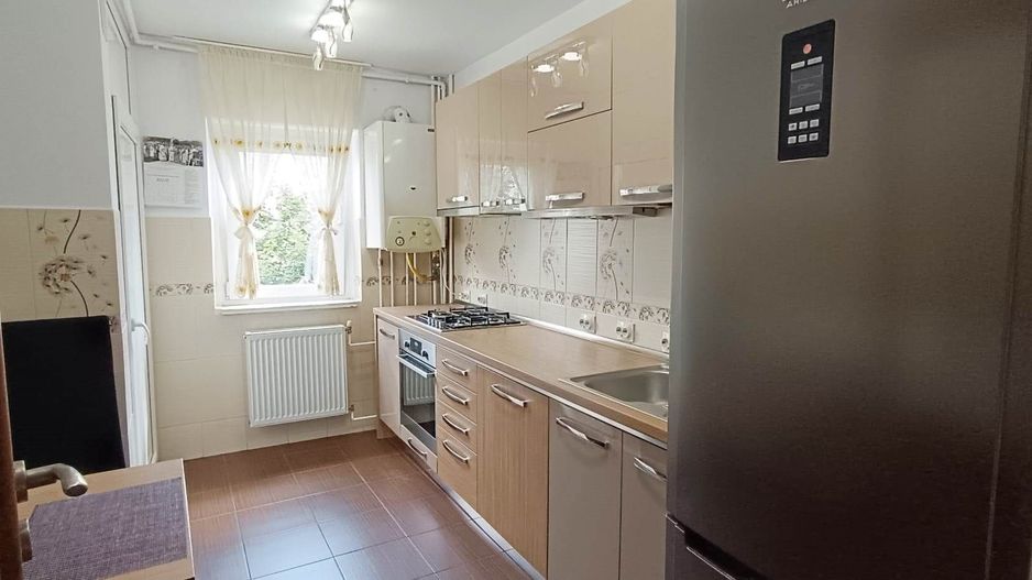 Apartament cu 4 camere in Tractoru-Independentei - Poză 5