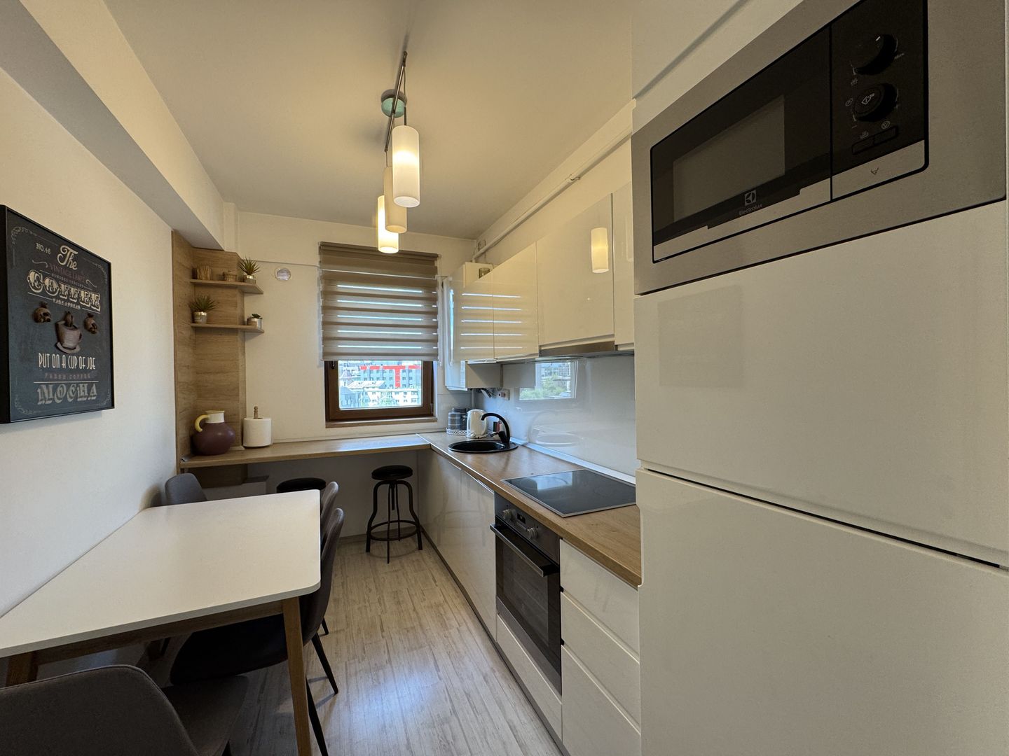 Apartament decomandat | Zona Palas | Vedere directa catre Palas - Poză 10