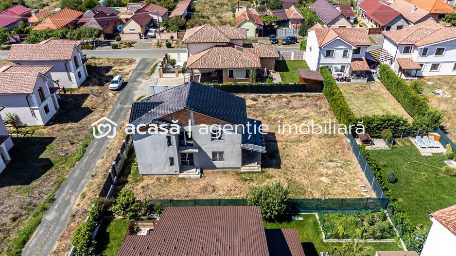 Casă nouă, parțial finalizată – Str. Constituției, Aradul Nou - Poză 3