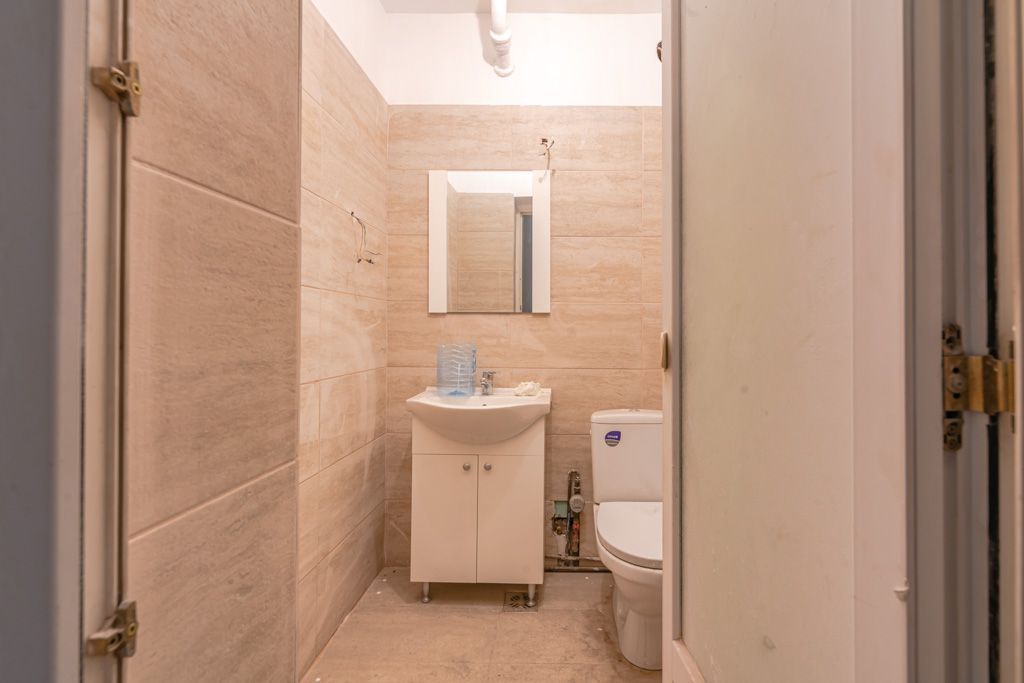 Spatiu comercial la demisol cu acces direct din strada - Poză 11