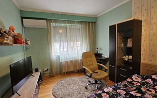 Casa 5 camere 3 bai garaj inchis si teren 700 mp utili in Lazaret - Poză 5