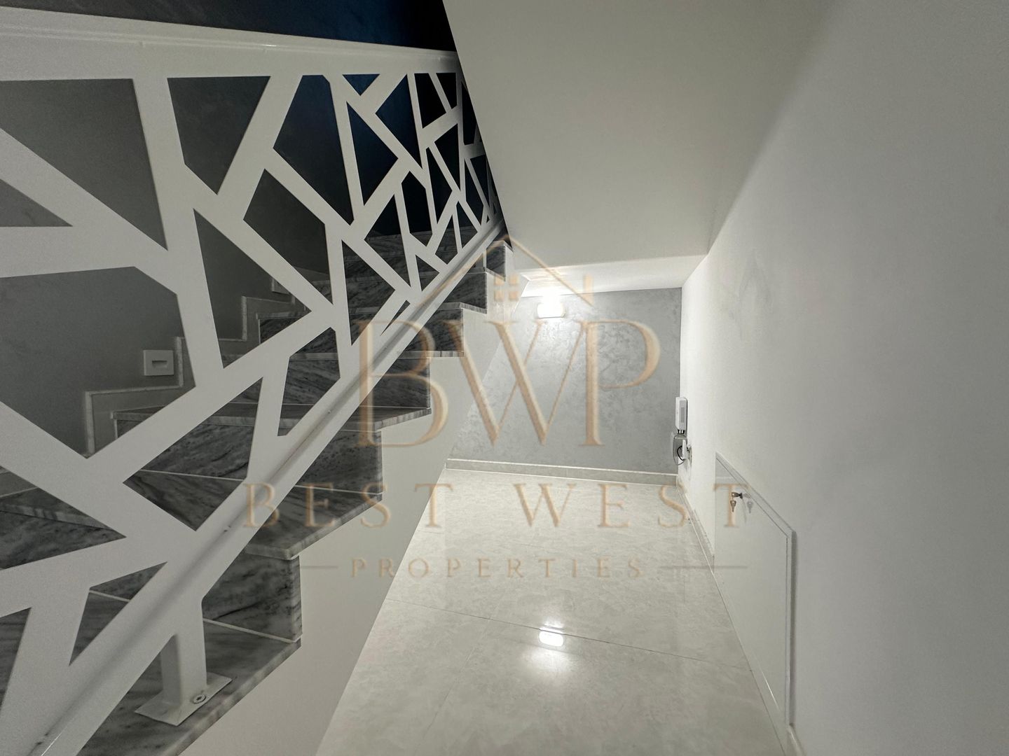 Duplex 1/2, 5 camere, drum propriu, Giroc COMISION 0% - Poză 8