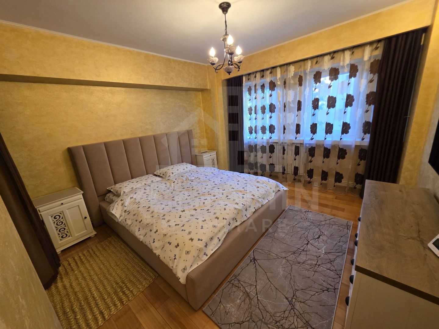 4 camere - etaj 1 - 94mp -mobilat-utilat- centrala - parcare - Teatru - Poză 3