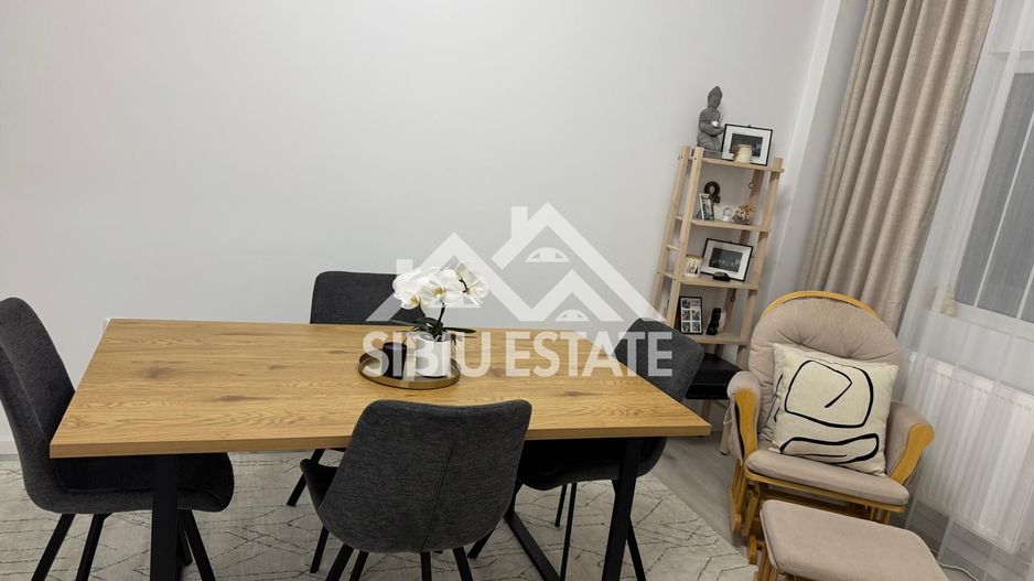 Apartament 3 camere 2 bai, pivita recent renovat-in Sibiu M.Viteazul - Poză 9