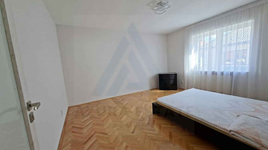 Apartament la casa 110 mp utili etaj 1 pivnita 20 mp zona Trei Stejari - Poză 6
