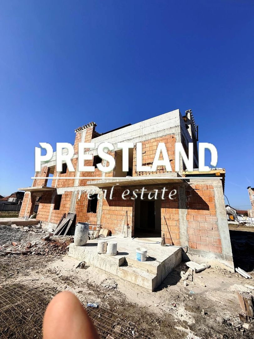 Casă pretabilă pentru 2 familii cu teren 434 mp. - Poză 9