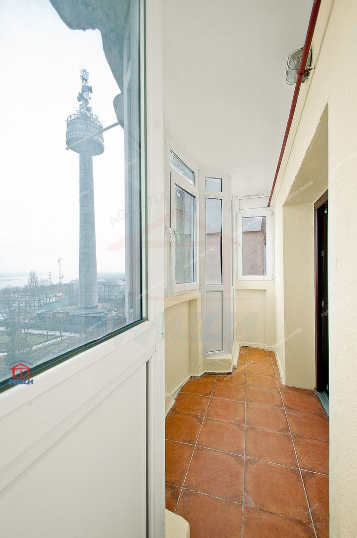 Apartament 3 camere dec in Galati Micro 21 vedere la Dunare langa turn - Poză 1