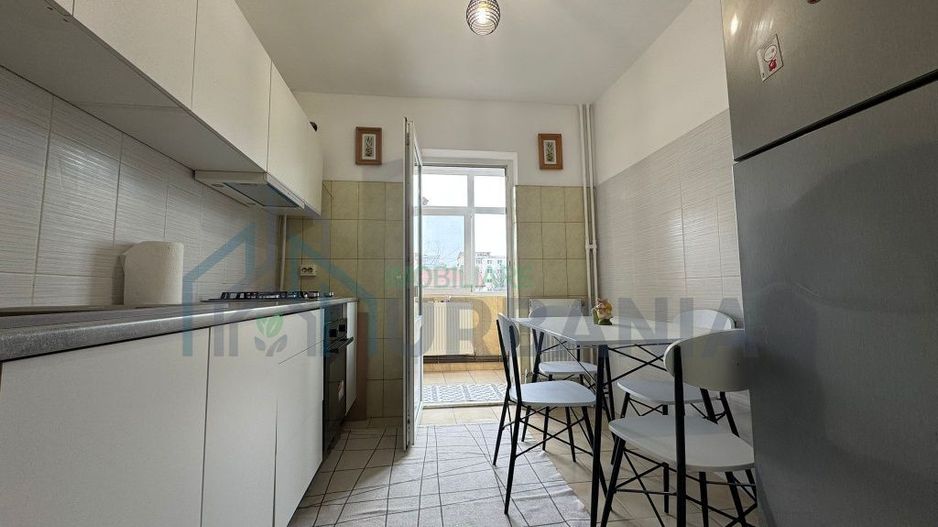 Apartament 3 camere, Nicolina, etaj 1, renovat recent - Poză 1