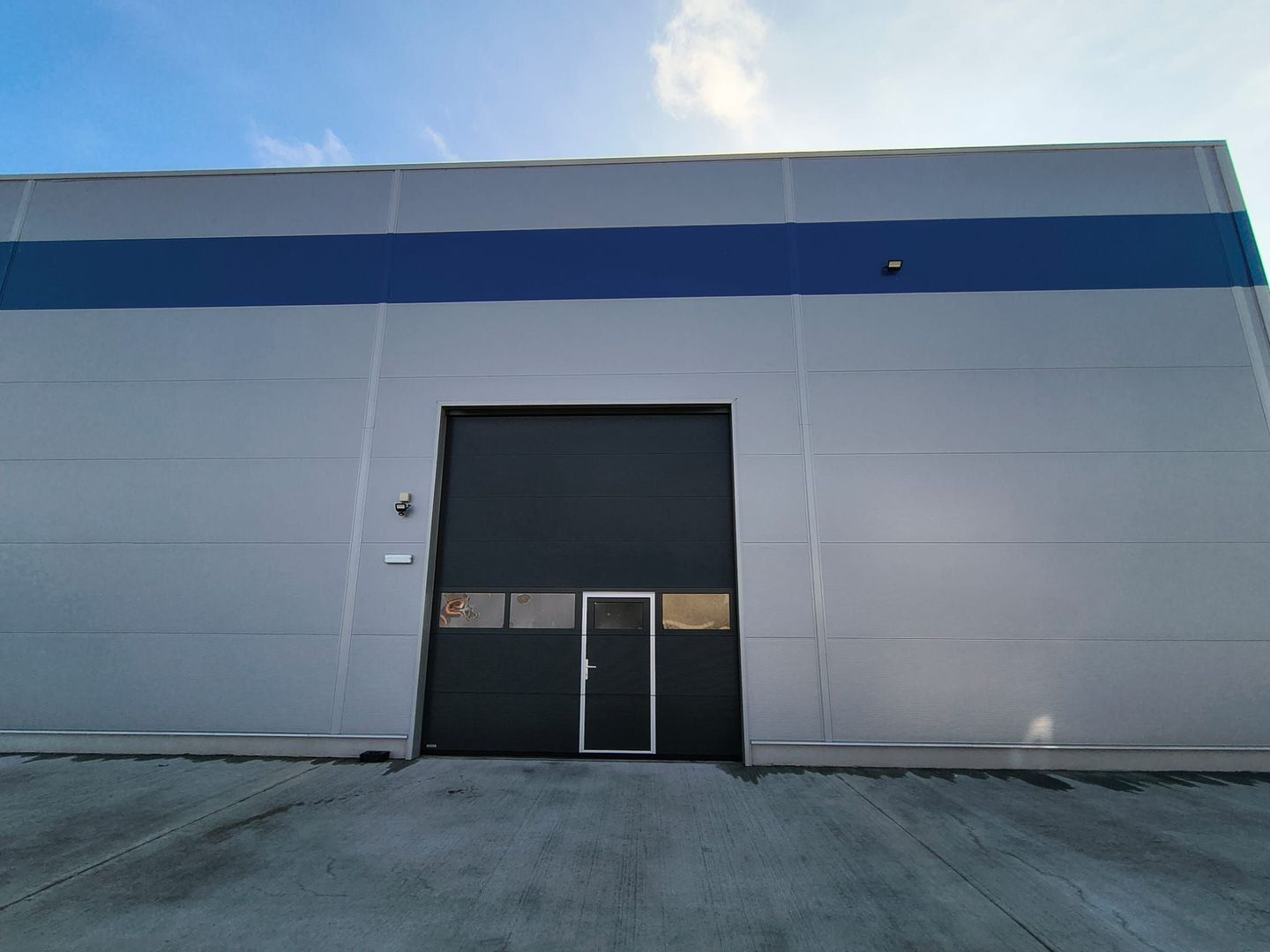 Hală industrială nouă, 2 000 mp. 3,5 Euro + TVA/lună/mp. Comision 0 - Poză 2