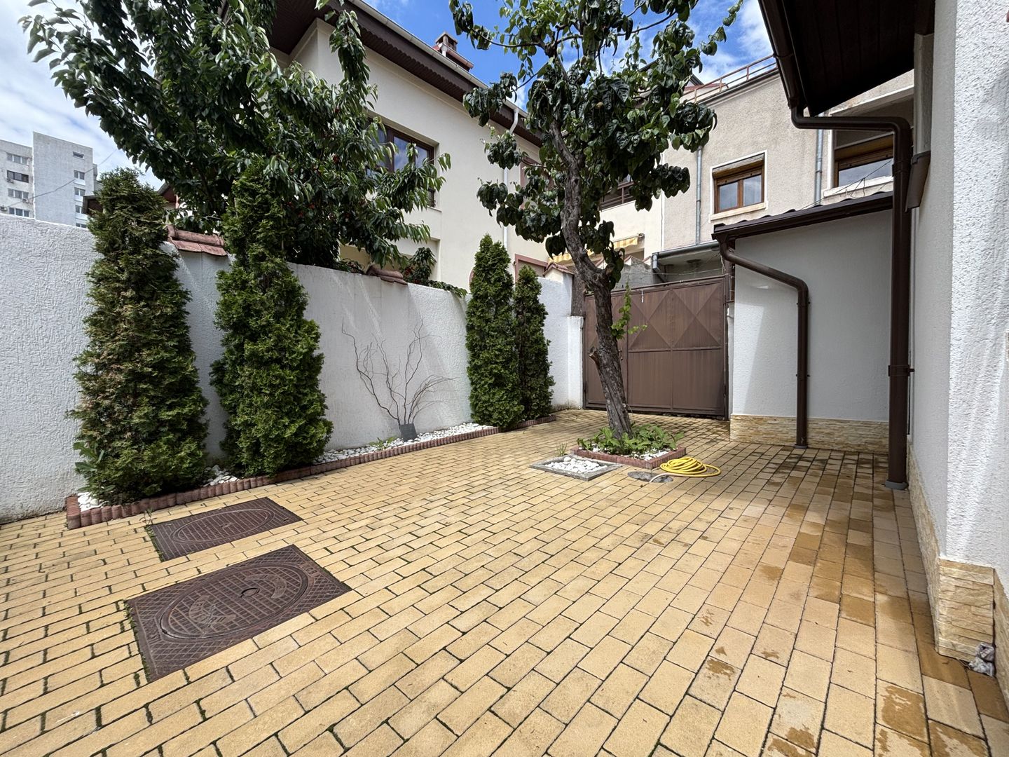 VILA | 2 CAMERE | CURTE - Poză 2