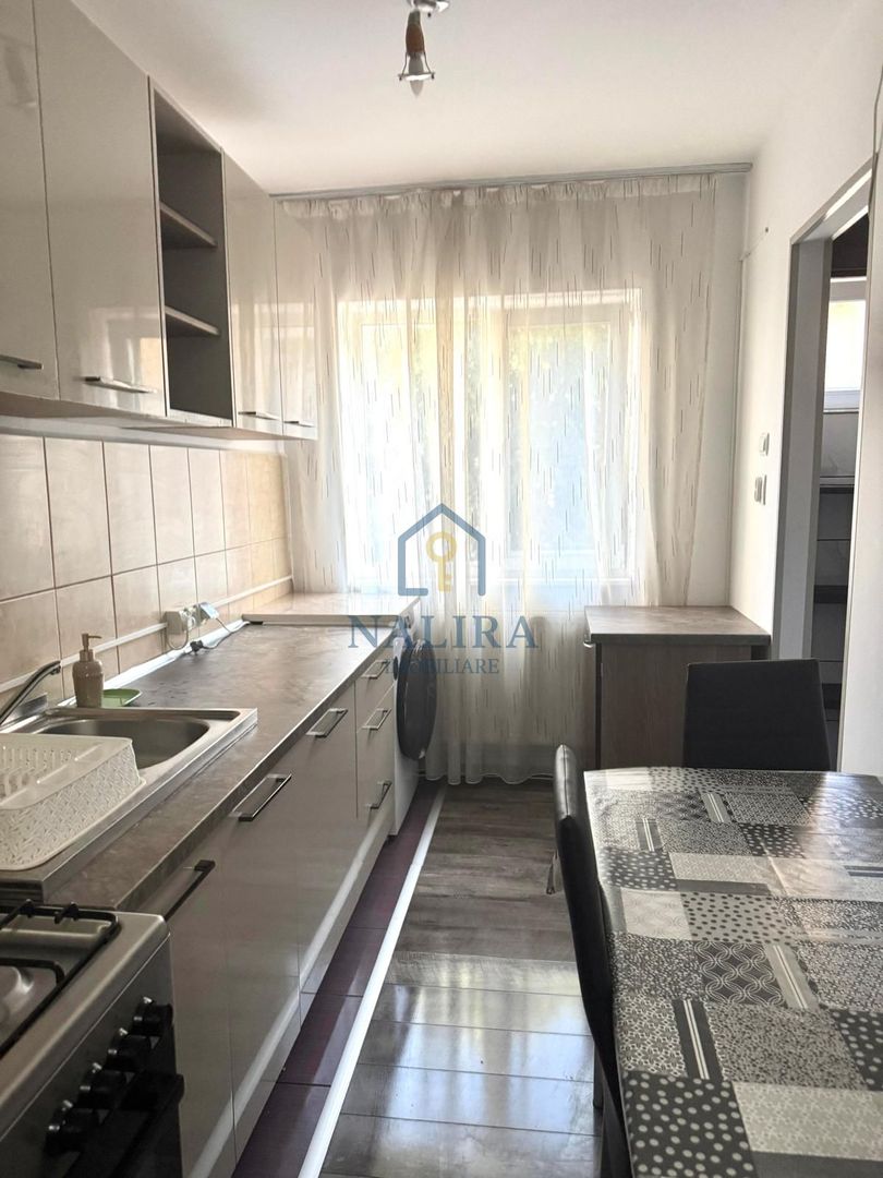 Apartament 3 camere de vanzare - Traian - Etaj intermediar - Poză 5