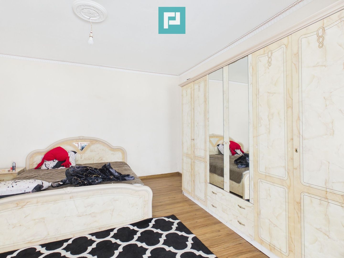 Apartament la curte comună pe strada Mărășești - Poză 4