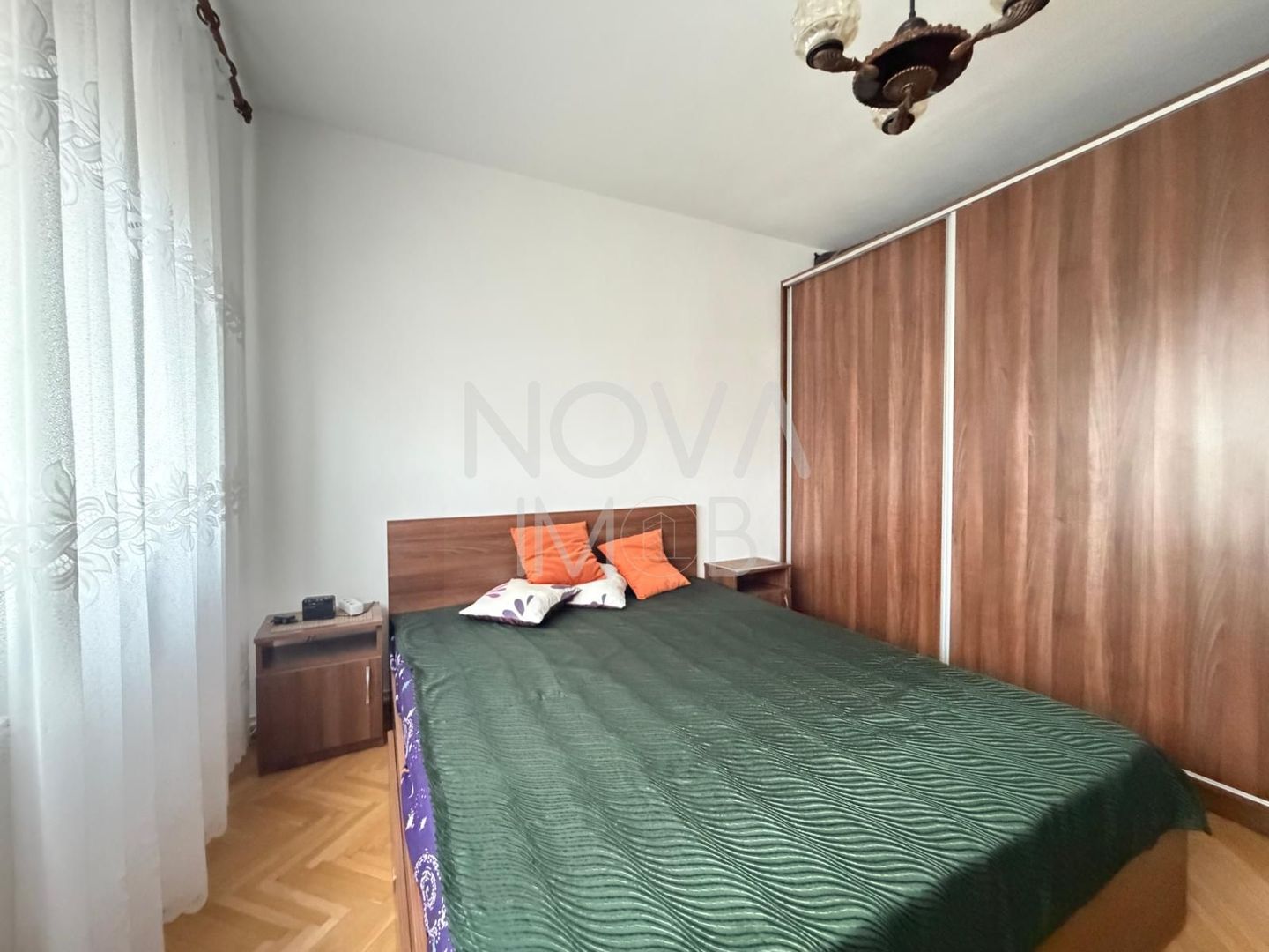 Apartament de inchiriat 3 camere etajul 4, cu lift,  Zona Vasile Aaron - Poză 7