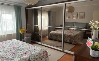 Vând apartament deosebit, situat într-o zonă semicentrală, liniștită și foarte plăcută, ideal pentru cei care își doresc confort și intimitate. - Poză 4