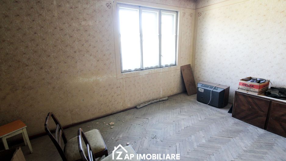 Cartierul 7 Noiembrie - Casă P+E Solidă - Singu - Poză 13