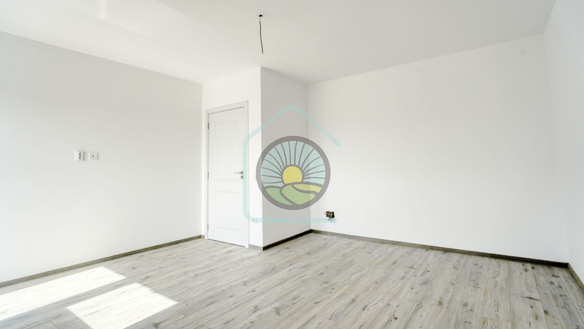 CASA  5 CAMERE IZVOR-TARLUNGENI - Poză 15