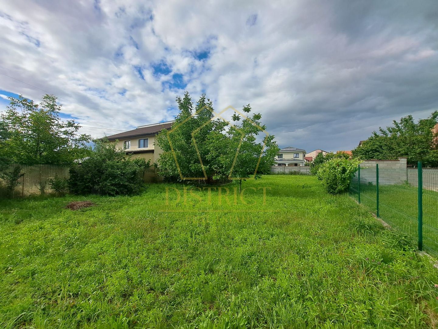 Teren in zona centrala cu toate utilitatile | Dumbravita - Poză 1