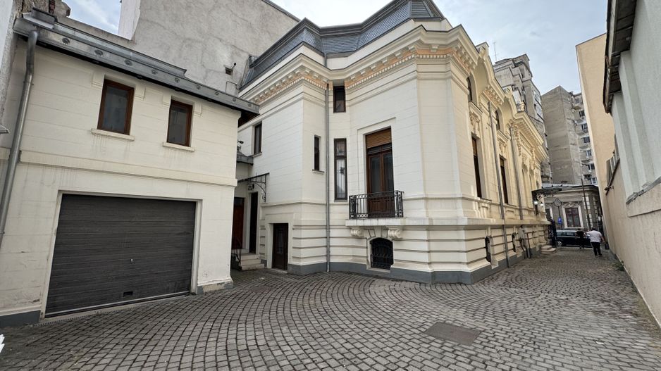 Universitate 20 camere arhitectura interbelica garaj curte piscina - Poză 18