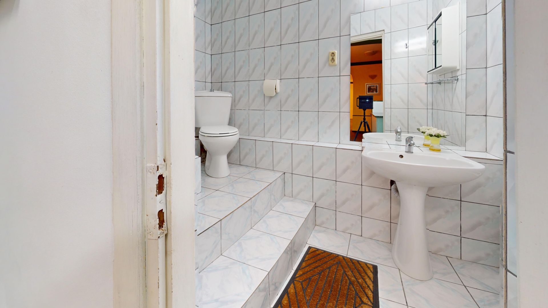 Vila cu suprafata de 360mp si teren 700mp-Racadau,vanzare sau inchirie - Poză 23