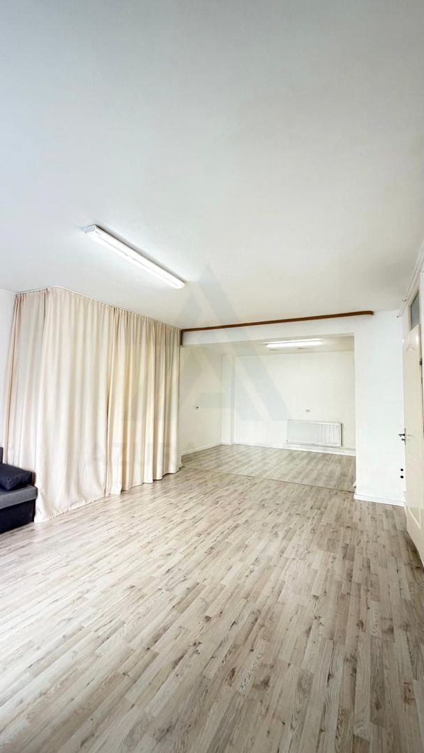 Spatiu comercial la curte 50 mp utili parter openspace zona Strand - Poză 5