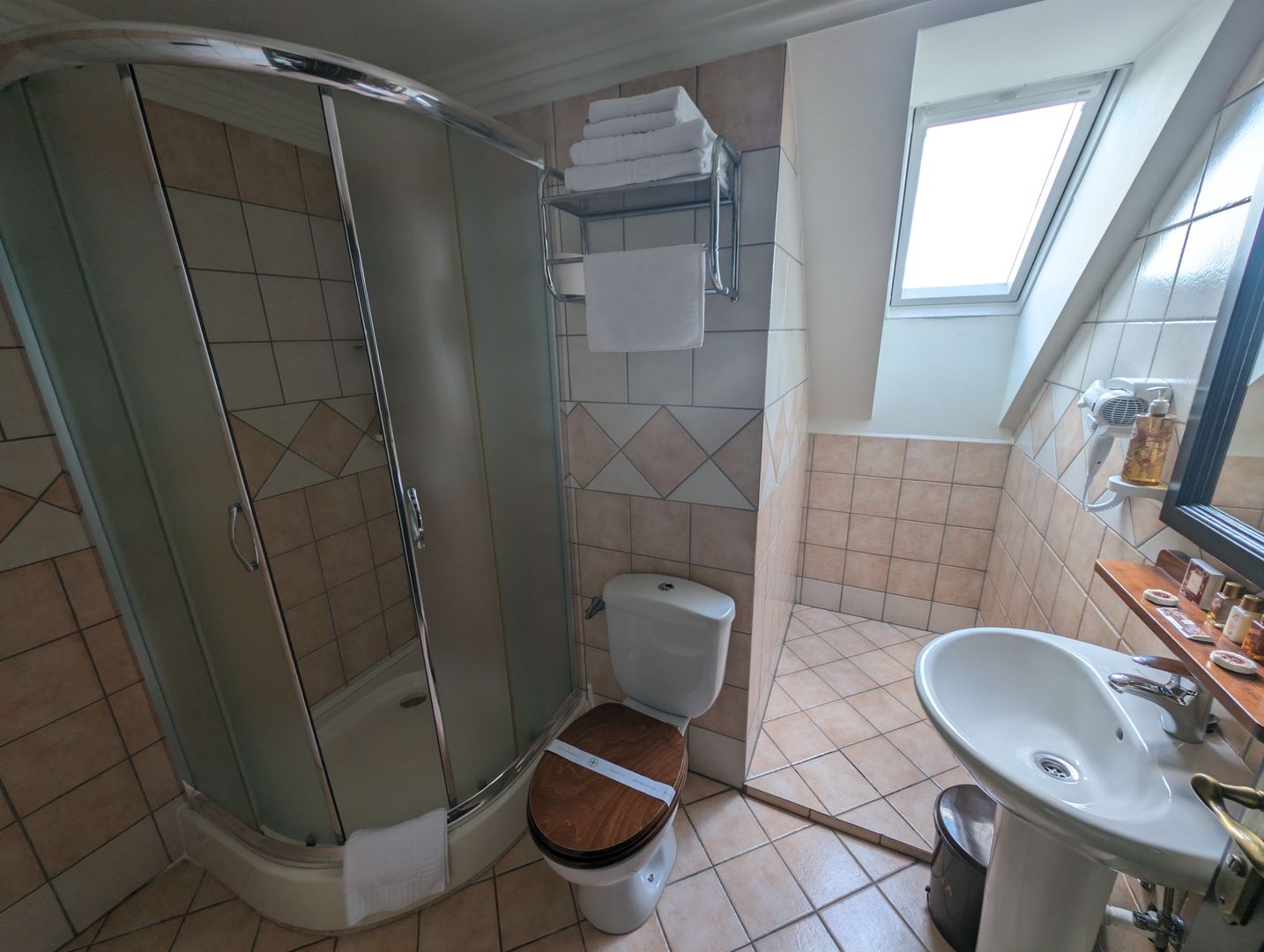 Imobil comercial P+2E+M - 28 Camere - Poză 11