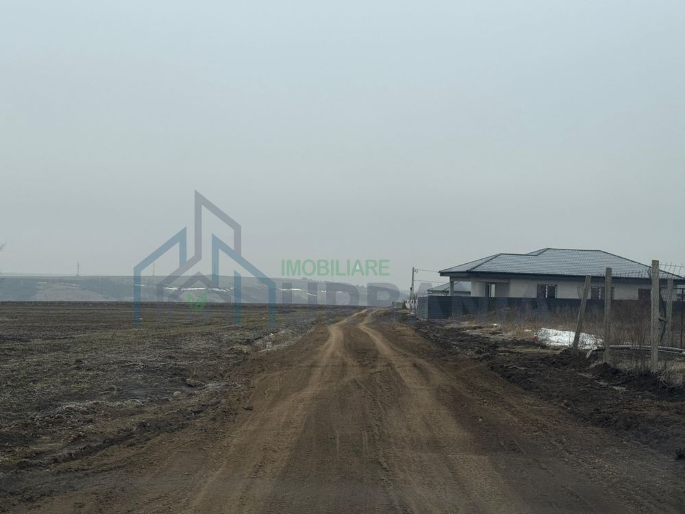 De vanzare teren Miroslava - Poză 6