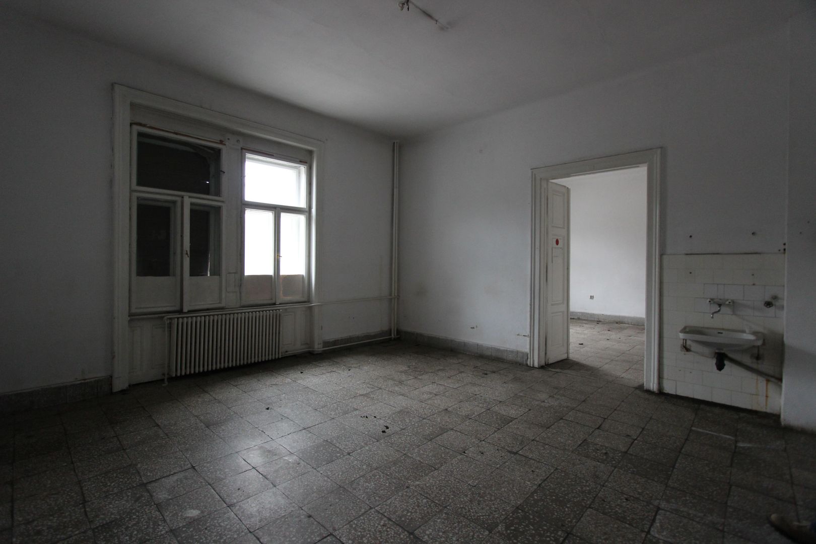 Imobil pretabil cladire de birouri, clinica medicala - Central - Poză 6