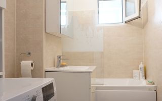 3 camere insorit, 2 bai, parcare si beci in Centrul Civic - Poză 8