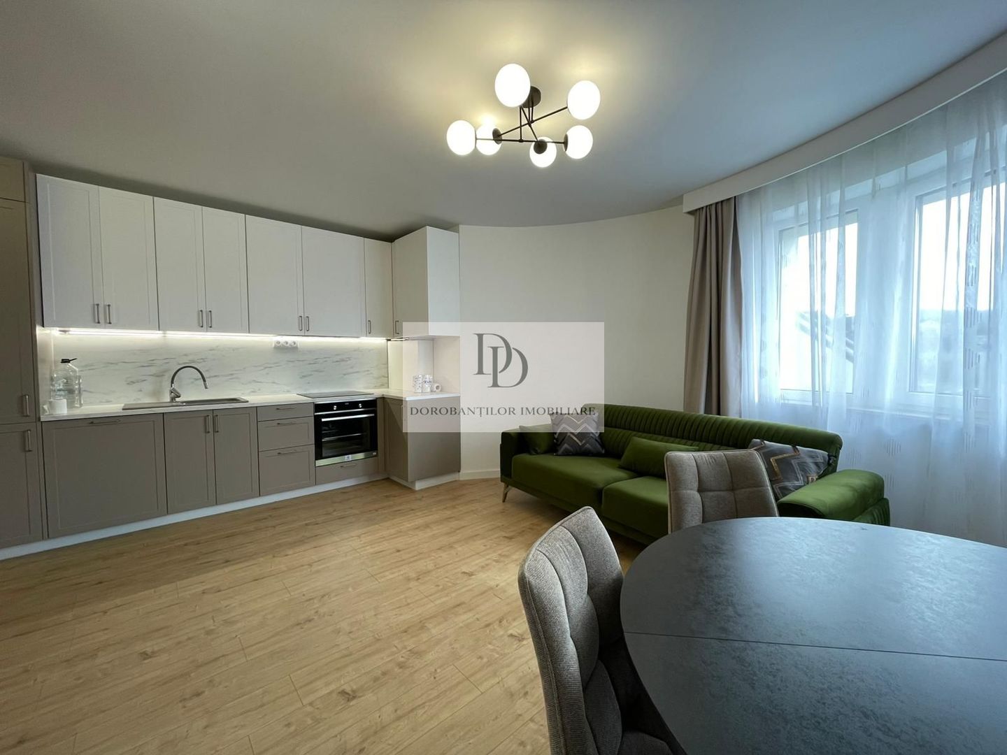 Apartament 3 camere finisaje moderne | Parcare inclusǎ | Zona Europa - Poză 2