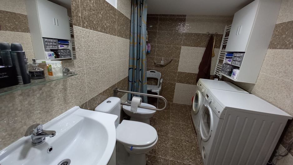 Apartament central la demisol înalt - Poză 15