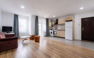 Inchiriere apartament 3 camera, 68mp + balcon, loc parcare, zona Terra - Poză 1