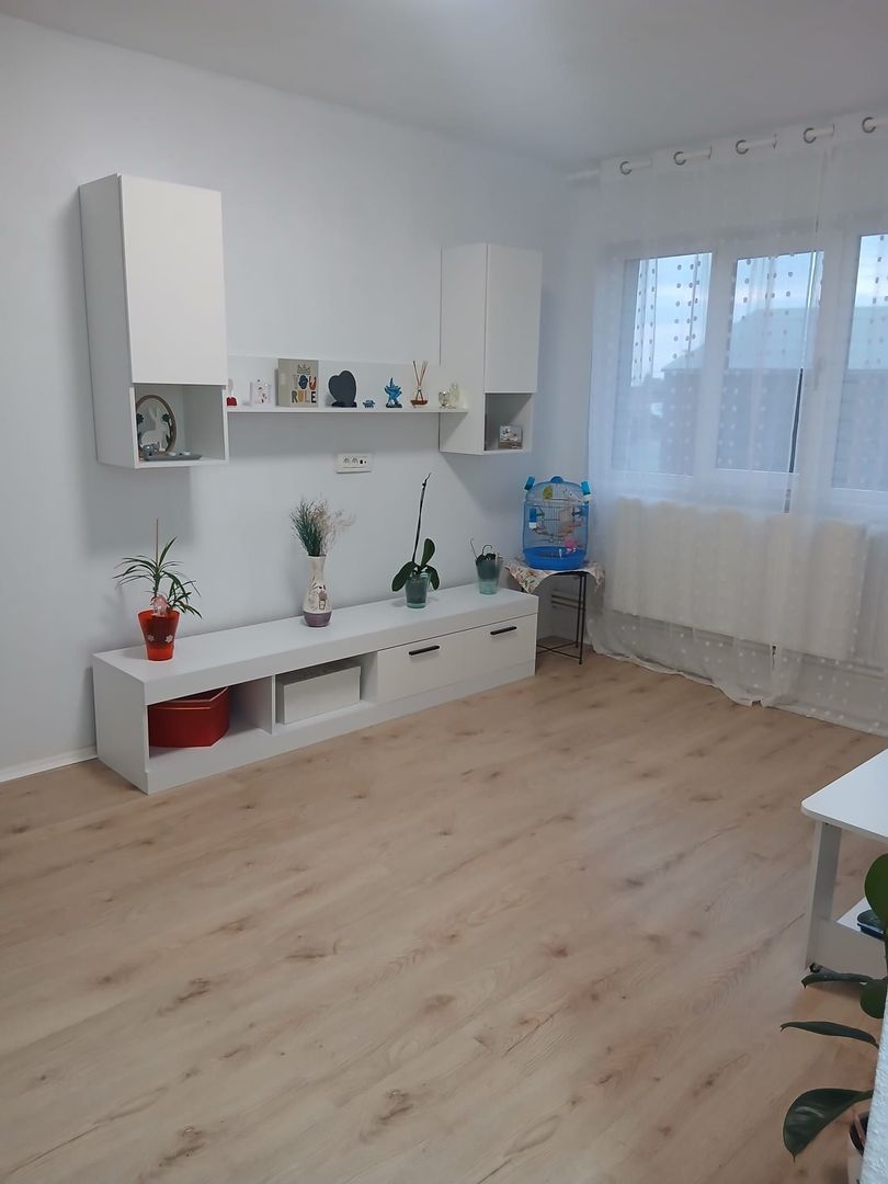 Vânzare Apartament 3 camere, instalații noi, mobilat 2025–2026, centrală proprie - Poză 1