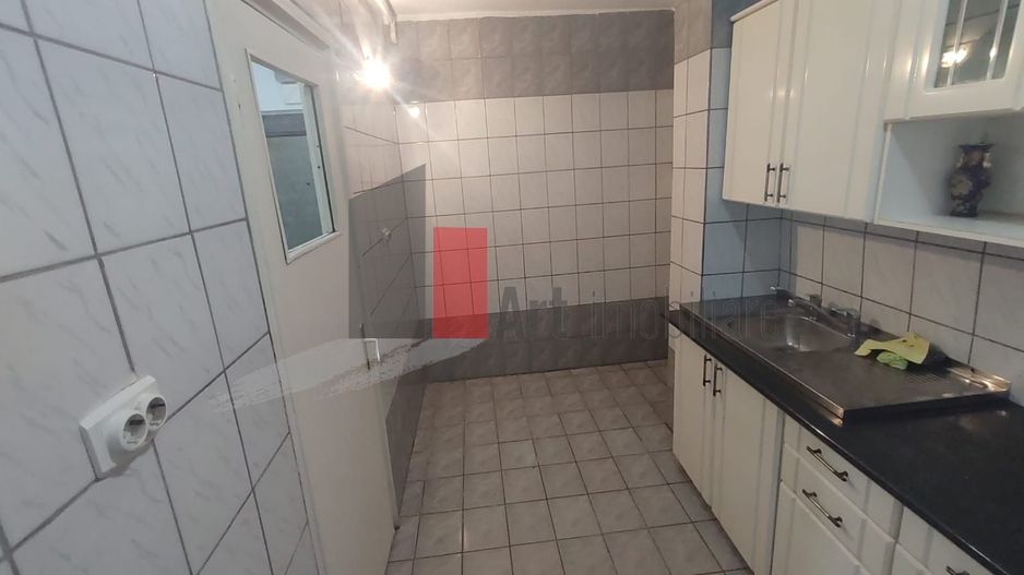 Vânzare apartament decomandat 3 camere cu centrală - Str. Baciului - Poză 10