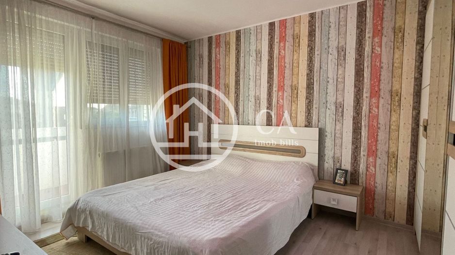 Apartament de vânzare cu 3 camere în zona Rogerius, Oradea - Poză 6