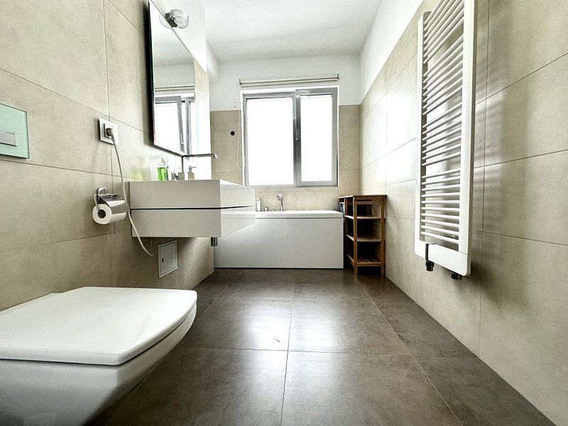 Suprafață generoasă, într-un imobil exclusivist, zona Bălcescu - Poză 25