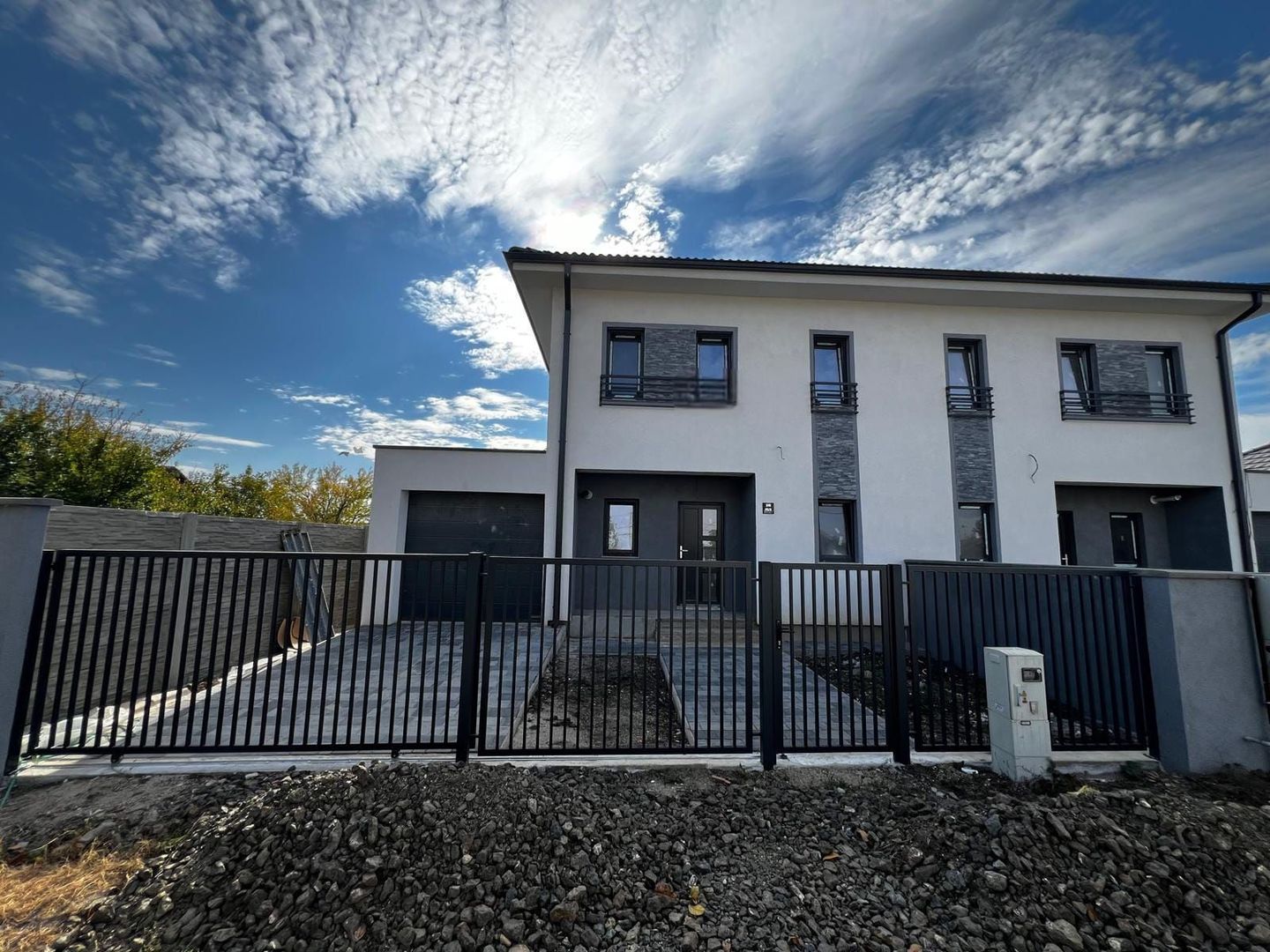 Duplex 3 dormitoare-  1250e/mp - Dumbravita - Poză 1