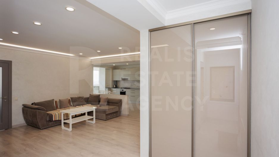 Spre vînzare apartament spațios, 2 dormitoare și living, sec. Botanica - Poză 8