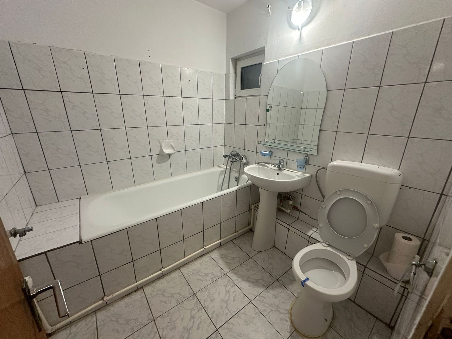 2 Camere Parter din 8 an 1982 Ideal Birou Firma Bloc Izolat Bucur Obor - Poză 17