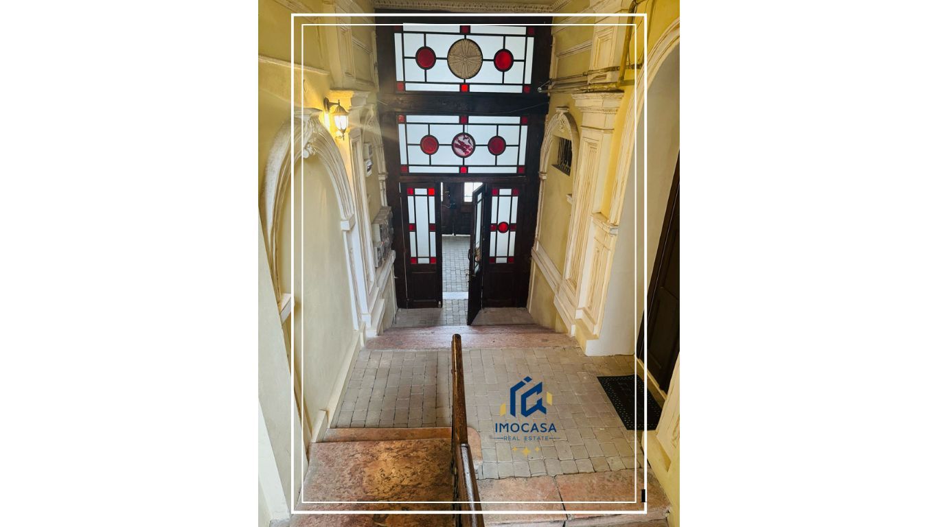 De vanzare 2 apartament istoric confort lux ultracentral Mobilate Arad - Poză 12