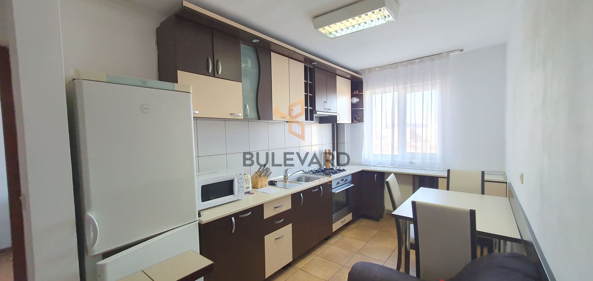 Apartament cu 2 camere decomandate + garaj, zona strazii Frunzisului! - Poză 3