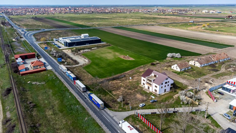 Clădire tip birouri/casă persoane vârstnice cu 3445 mp teren - Poză 7