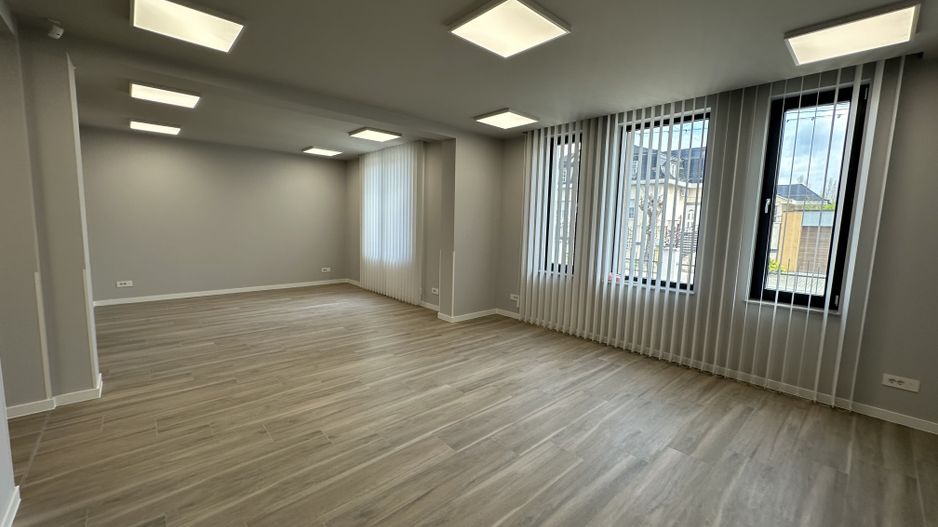 Spatiu de birouri - Poză 2