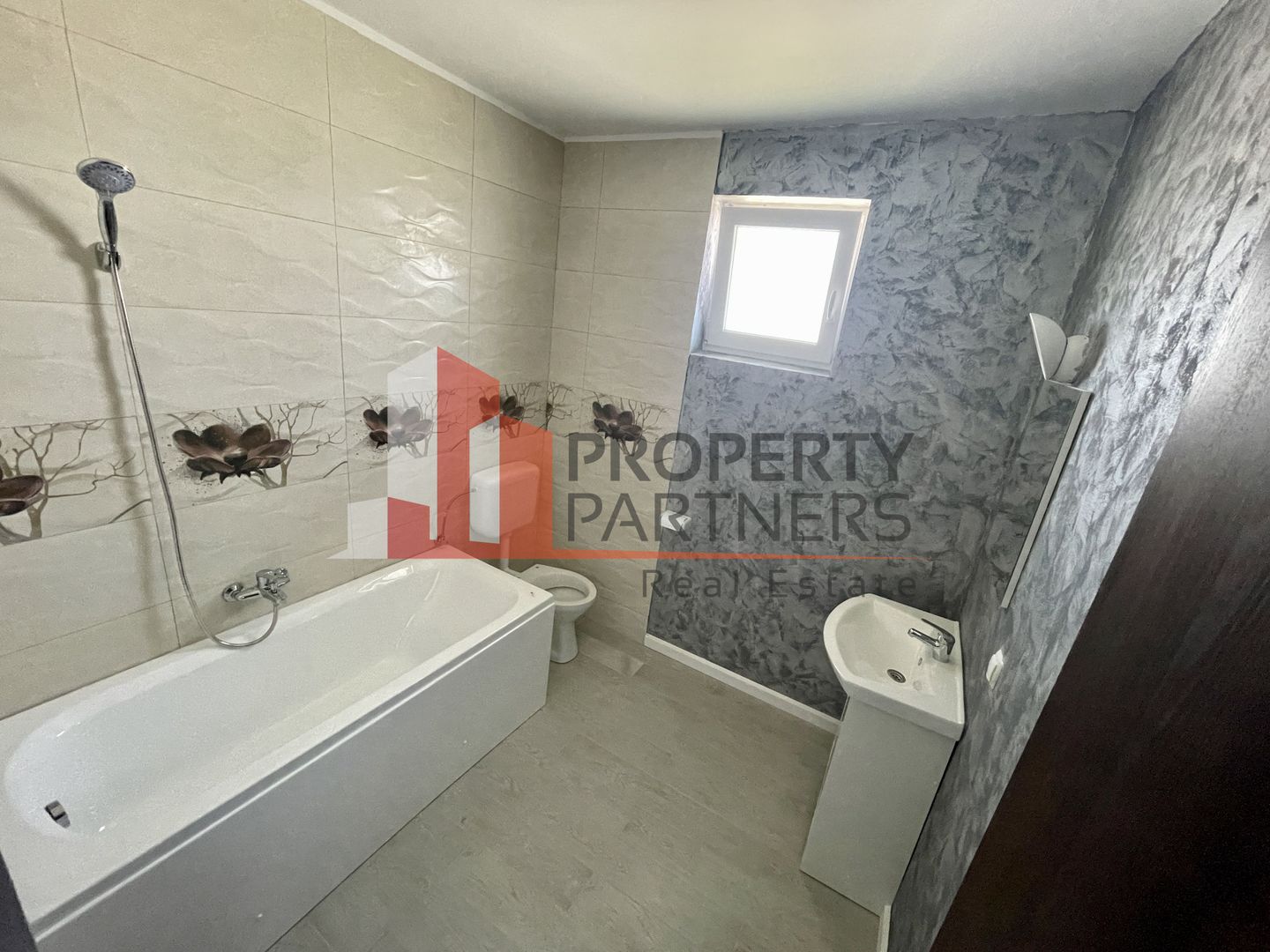 Casa în comuna Sabareni, judetul Giurgiu. - Poză 19